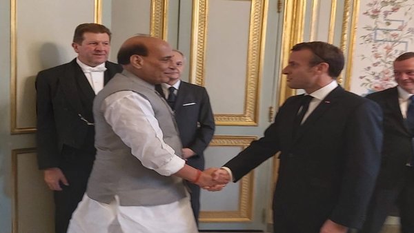 Rajnath Singh calls on Macron Rajnath Singh calls on Macron