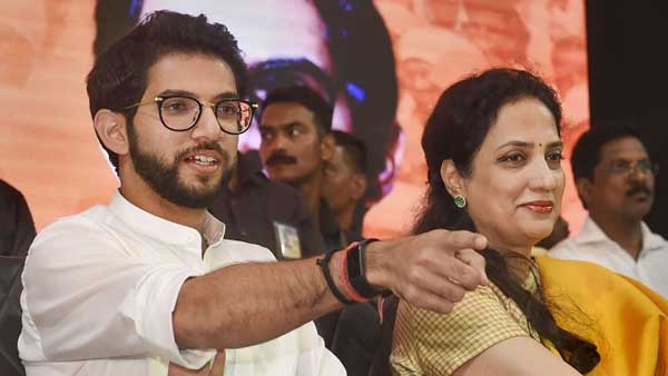Aaditya Thackeray with his mother Rashmi
