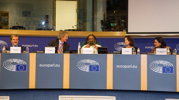 People were willing to cooperate in Ayodhya Matter: Sri Sri Ravi Shankar in his EU Address People were willing to cooperate in Ayodhya Matter: Sri Sri Ravi Shankar in his EU Address