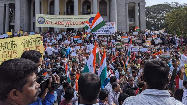 Several organisations stage ‘India Supports CAA’ rally at Town Hall in Bengaluru