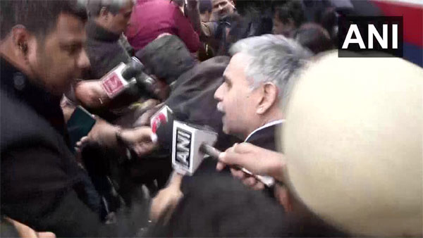 Mandi house turns into CAA battleground; Dozens detained as protesters defy Section 144 Mandi house turns into CAA battleground; Dozens detained as protesters defy Section 144