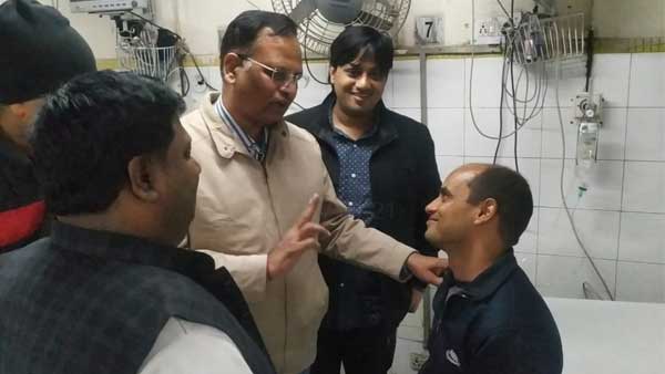 Delhi fire incident: Firefighter ‘Rajesh Shukla’ hailed as hero for saving 11 people Delhi fire incident: Firefighter ‘Rajesh Shukla’ hailed as hero for saving 11 people