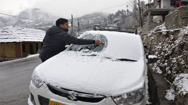 Over 600 vehicles stranded 