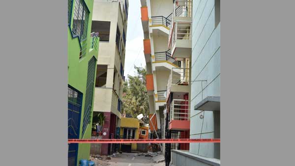 Bengaluru: BBMP begins process to demolish 4-storey tilted building in Hebbal Kempapura Bengaluru: BBMP begins process to demolish 4-storey tilted building in Hebbal Kempapura