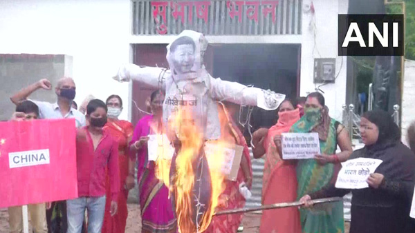 People express anger on road against China after violent skirmish at Ladakh border People express anger on road against China after violent skirmish at Ladakh border