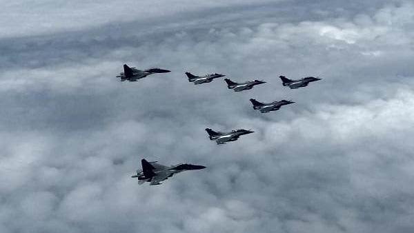 Rafale twin-jet fighter aircraft