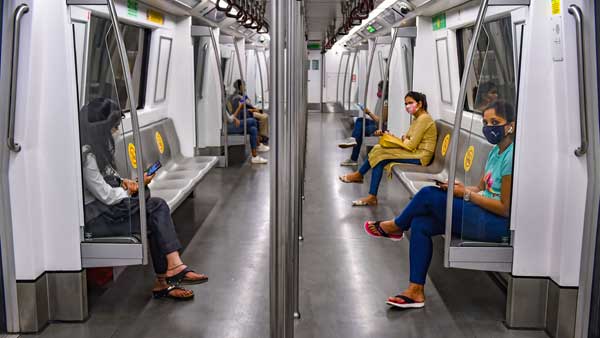 Delhi metro enters 2nd phase of resumption; Blue, Pink line open today Delhi metro enters 2nd phase of resumption; Blue, Pink line open today