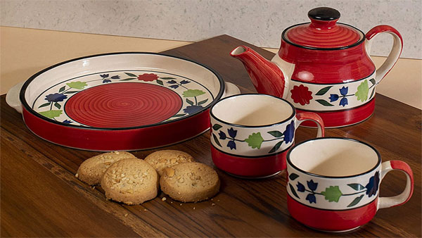 Hindustani Saudagar, Handmade Kettle and Ceramic Tea Set: 