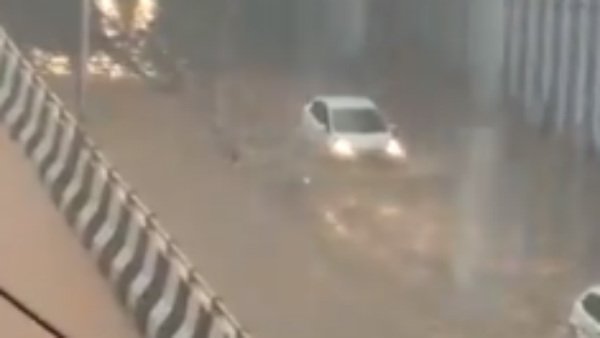 Bengaluru rains: Heavy showers triggers waterlogging in low lying areas Bengaluru rains: Heavy showers triggers waterlogging in low lying areas