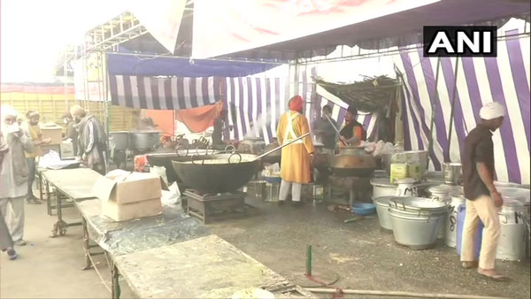 Delhi Sikh Gurdwara Management Committee provides food to protesting farmers thrice a day