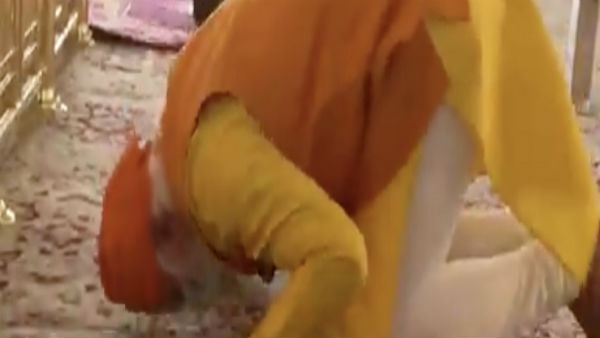 PM Modi makes surprise visit, pays tribute to Guru Teg Bahduri PM Modi makes surprise visit, pays tribute to Guru Teg Bahduri