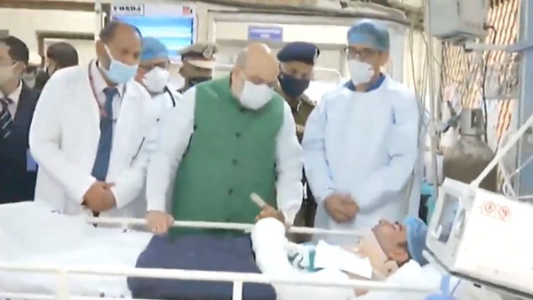 Republic Day mayhem: Shah meets injured police personnel 