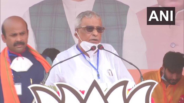 TMC MP Sisir Adhikari joins BJP at Amit Shahs rally TMC MP Sisir Adhikari joins BJP at Amit Shahs rally