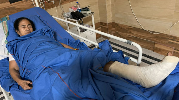 With image of Mamata lying on bed with a case, TMC says, ‘brace yourself’ With image of Mamata lying on bed with a case, TMC says, ‘brace yourself’