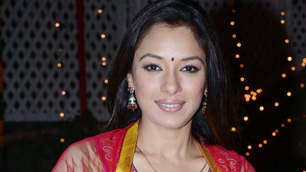 TV actor Rupali Ganguly tests positive for COVID-19, under quarantine TV actor Rupali Ganguly tests positive for COVID-19, under quarantine