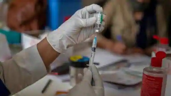 India goes past US in administering COVID-19 vaccine: Centre India goes past US in administering COVID-19 vaccine: Centre