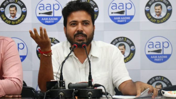 AAP owns up to pasting posters critical of PM Modi AAP owns up to pasting posters critical of PM Modi