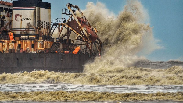  Cyclone Tauktae weakens after landfall in Gujarat with force equal to Category 3 hurricane