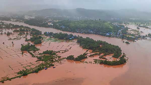 Monsoon Mayhem: 125 dead in Maharashtra; red alert in 7 Karnataka districts Monsoon Mayhem: 125 dead in Maharashtra; red alert in 7 Karnataka districts