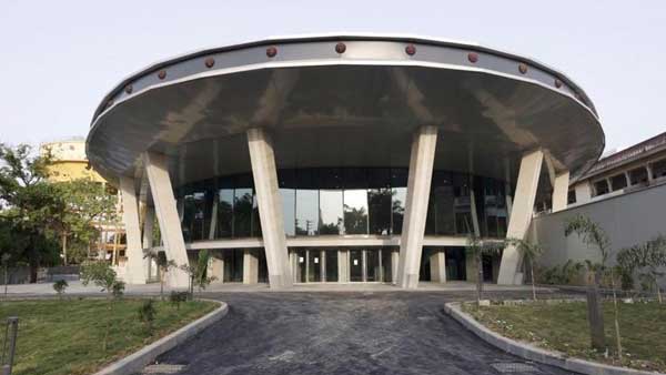 Centre at the posh Sigra area: