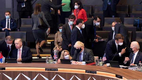 UK tells its nationals to leave Afghanistan immediately