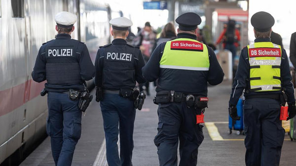 Germany begins testing unvaccinated travelers on its borders