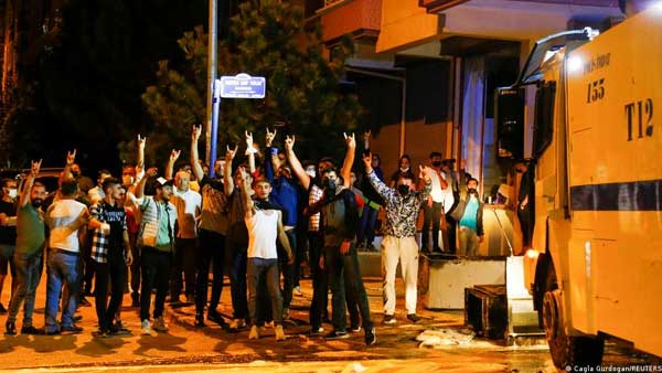 Riots in Ankara: Xenophobia boils over