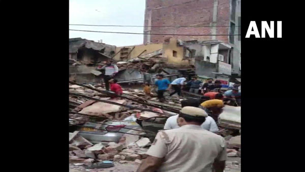 Delhi: Four-storey building collapses in Sabzi Mandi area, several feared buried under rubble Delhi: Four-storey building collapses in Sabzi Mandi area, several feared buried under rubble