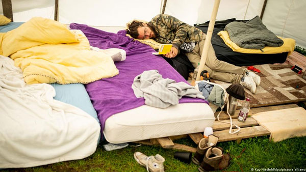 Berlin climate activists push ahead with hunger strike