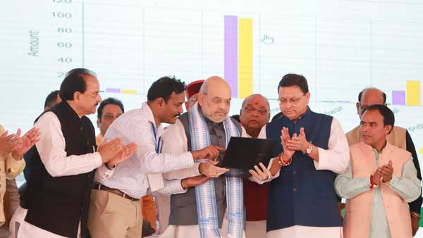 Amit Shah kicks off poll campaign in Uttarakhand, accuses Congress of doing “appeasement politics” Amit Shah kicks off poll campaign in Uttarakhand, accuses Congress of doing “appeasement politics”