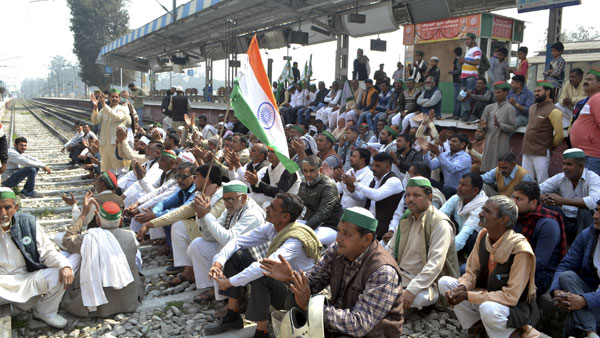 Lakhimpur Kheri violence: SKM’s ‘rail roko’ protest today, likely to affect train movement Lakhimpur Kheri violence: SKM’s ‘rail roko’ protest today, likely to affect train movement