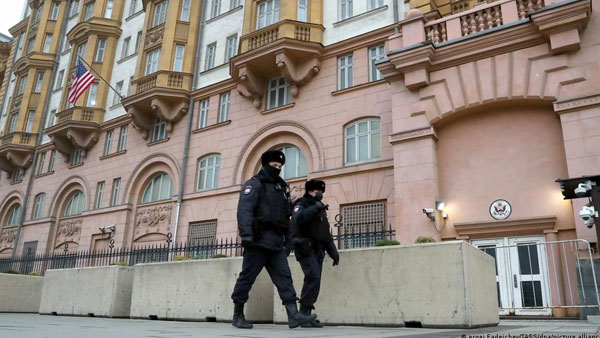 Russians seeking US immigrant visas must travel to Warsaw Russians seeking US immigrant visas must travel to Warsaw