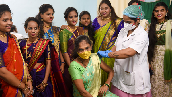 Cabinet hails India’s 1 billion vaccination mark Cabinet hails India’s 1 billion vaccination mark