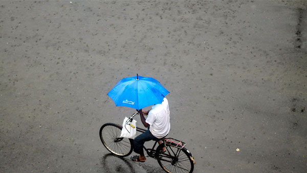 IMD issues orange rain alert in Mumbai, Thane; waterlogging, likely IMD issues orange rain alert in Mumbai, Thane; waterlogging, likely