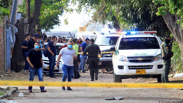 Colombia: Two policemen killed in airport blasts Colombia: Two policemen killed in airport blasts