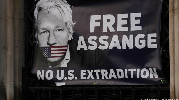 Fewer journalists killed, more jailed in 2021