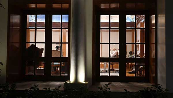 PM Modi late night meeting 