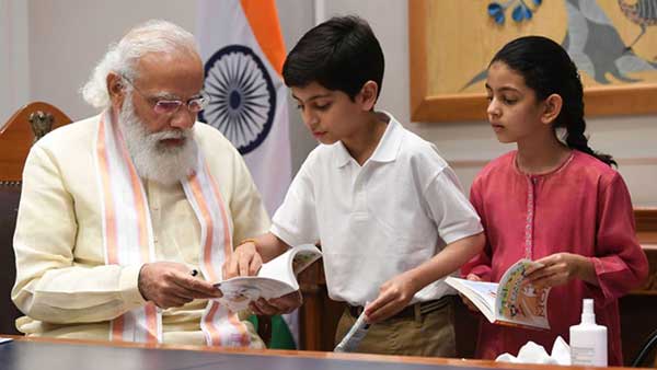 PM Modi meets Young friends