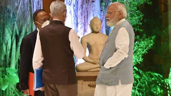 PM Modi interacting with External Affairs Minister