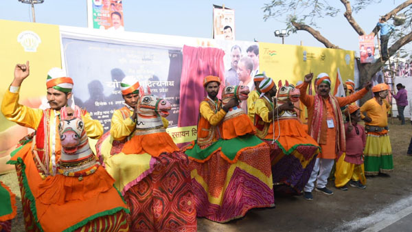 Fertiliser plant to AIIMS: PM Modi to gift mega projects in Gorakhpur today