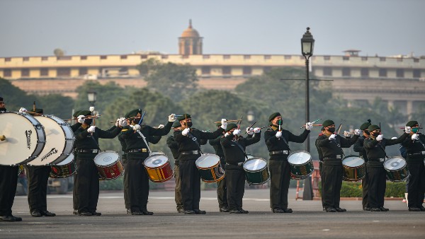 Beating Retreat Ceremony: Gandhis favorite ‘Abide With Me’ dropped, ‘Aye Mere Watan Ke Logon’ to replace it Beating Retreat Ceremony: Gandhis favorite ‘Abide With Me’ dropped, ‘Aye Mere Watan Ke Logon’ to replace it