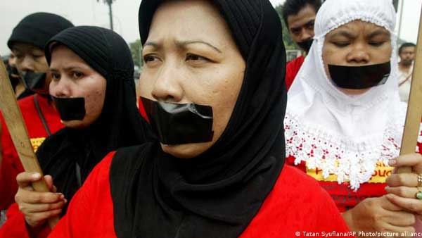 Indonesia fights violence against women with new law Indonesia fights violence against women with new law