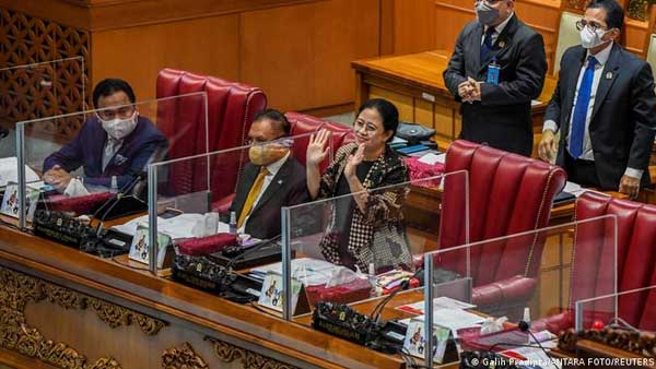 Indonesia fights violence against women with new law Indonesia fights violence against women with new law