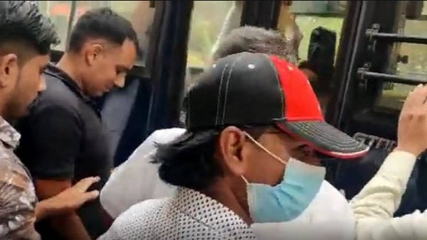 Delhi Police collects laptop, hard disks from Zubairs Bengaluru residence Delhi Police collects laptop, hard disks from Zubairs Bengaluru residence