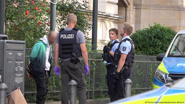 Severed head left outside Bonn court