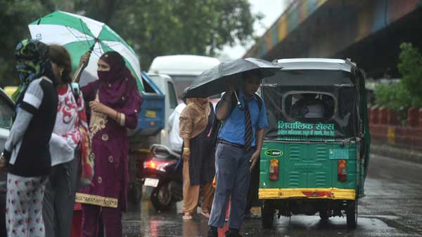 Light rain with thunderstorm, gusty winds likely in Delhi today Light rain with thunderstorm, gusty winds likely in Delhi today