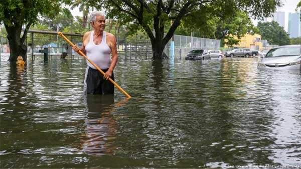 Tropical Storm Alex heads toward Bermuda