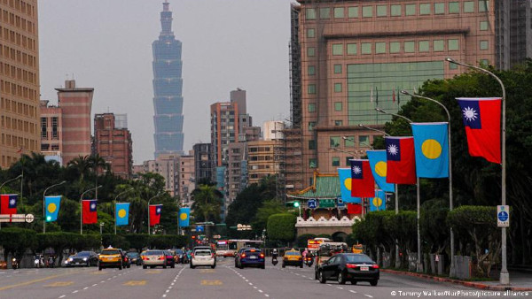 Strong earthquake hits Taiwan Strong earthquake hits Taiwan