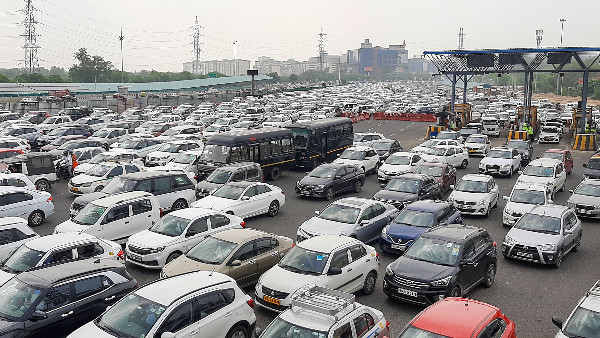Heavy traffic jam on Delhi-Gurugram expressway as Delhi Police begins checking of vehicles in wake of Bharat Bandh, called to protest against Centres Agnipath scheme, in Gurugram Heavy traffic jam on Delhi-Gurugram expressway as Delhi Police begins checking of vehicles in wake of Bharat Bandh, called to protest against Centres Agnipath scheme, in Gurugram