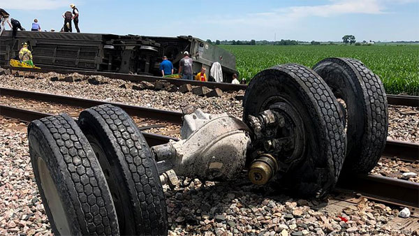 US: Train derails in Missouri, killing 3